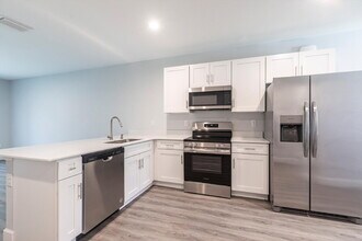 17155 Belmont Ave in Port Charlotte, FL - Building Photo - Building Photo