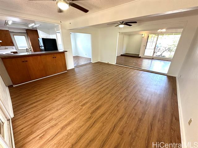 1940 Palamoi St in Pearl City, HI - Building Photo - Building Photo