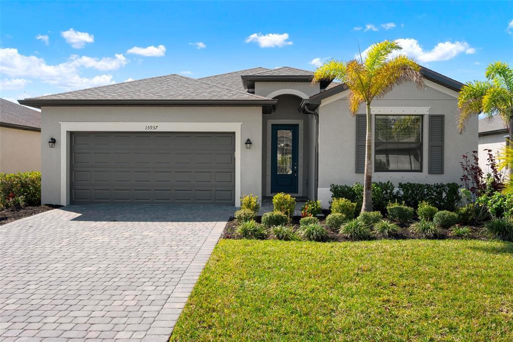 15937 Honeysuckle St in Port Charlotte, FL - Building Photo