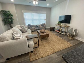2256 W Moore Ln in Fayetteville, AR - Building Photo - Building Photo