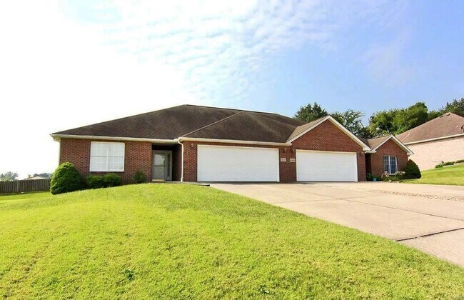 2817-2819 Lynwood Hills Dr in Cape Girardeau, MO - Building Photo - Building Photo
