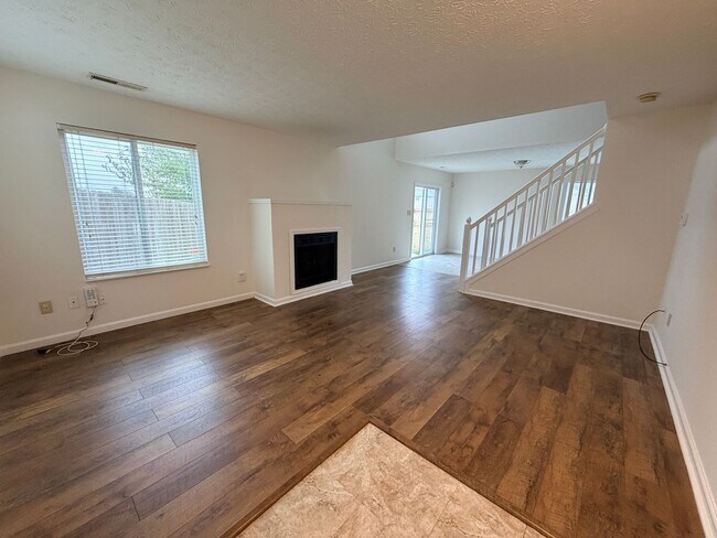 629 Cembra Dr in Greenwood, IN - Building Photo - Building Photo