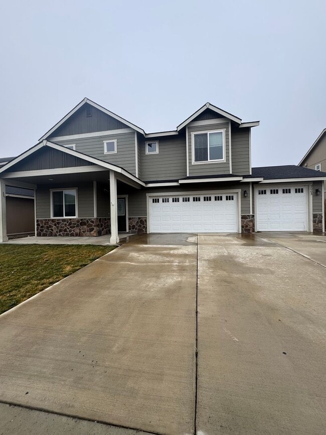 property at 2003 W Sunnyview Ln