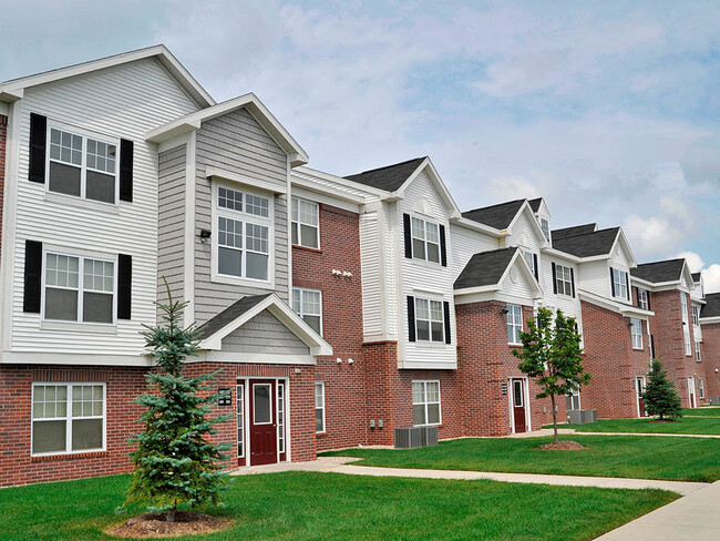 Towne Lakes Apartments in Grand Chute, WI - Foto de edificio - Building Photo