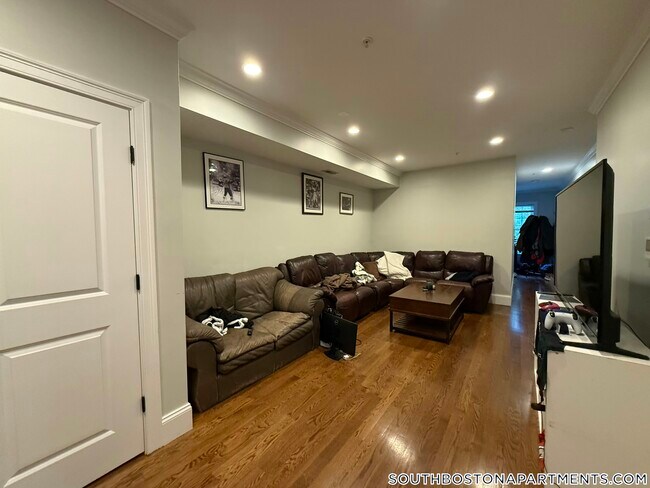 property at 323 W Fourth St