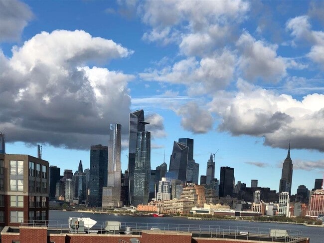 property at 1100 Maxwell Ln