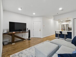 214 Park Ave in Hoboken, NJ - Building Photo - Building Photo