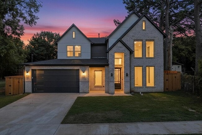1828 Highland Dr E in Keller, TX - Foto de edificio - Building Photo