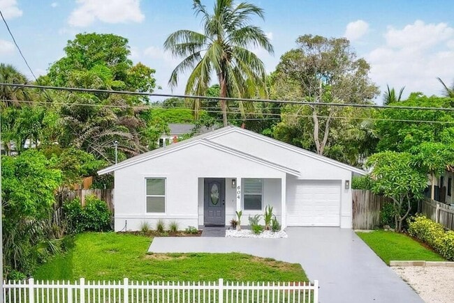 property at 604 SE 4th Ave