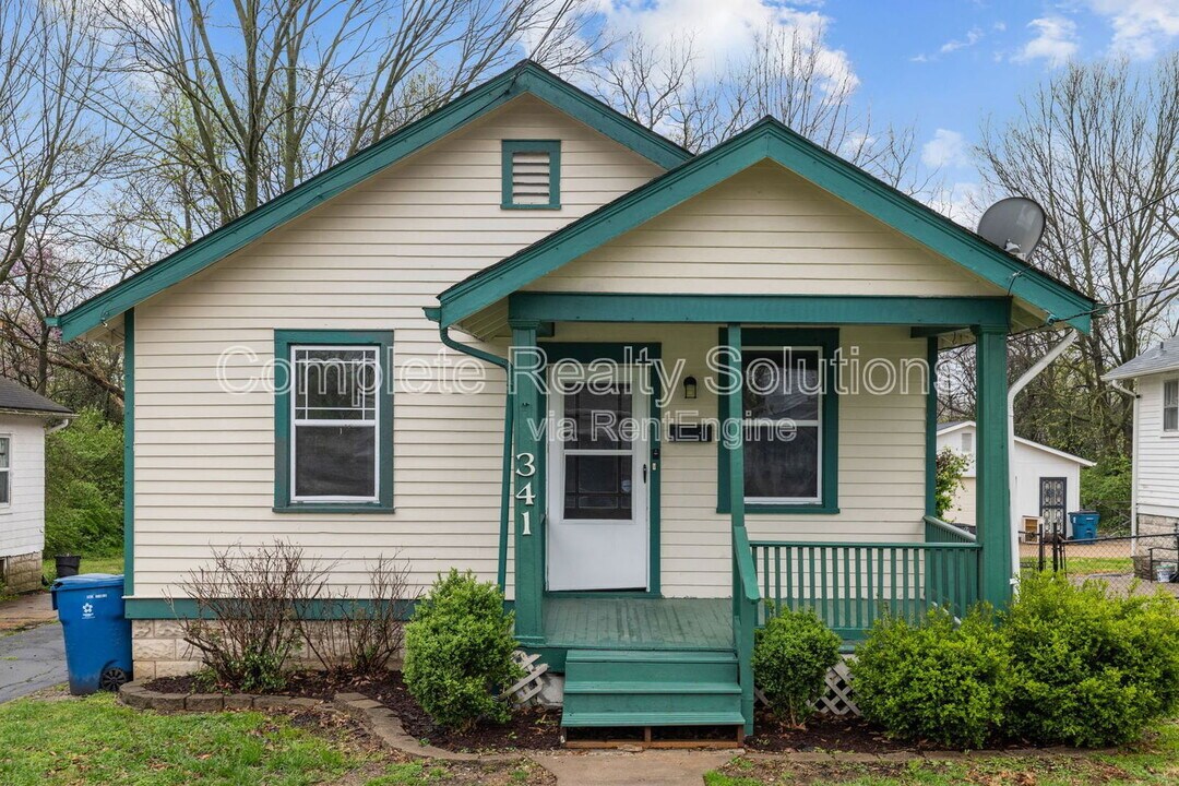341 St Louis Ave in Ferguson, MO - Building Photo