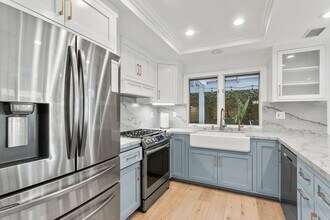 9872 Big Sur Dr in Huntington Beach, CA - Building Photo - Building Photo