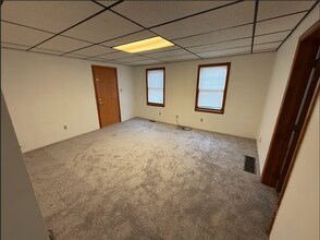 2 Williams Ct, Unit 1 in Nashua, NH - Foto de edificio - Building Photo