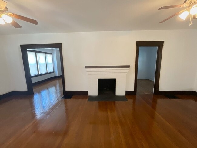 940 E Delmar St in Springfield, MO - Foto de edificio - Building Photo