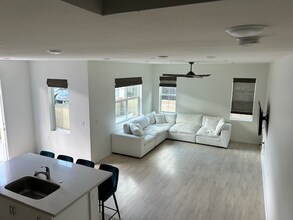 153 Diamante Rd in San Marcos, CA - Building Photo - Building Photo