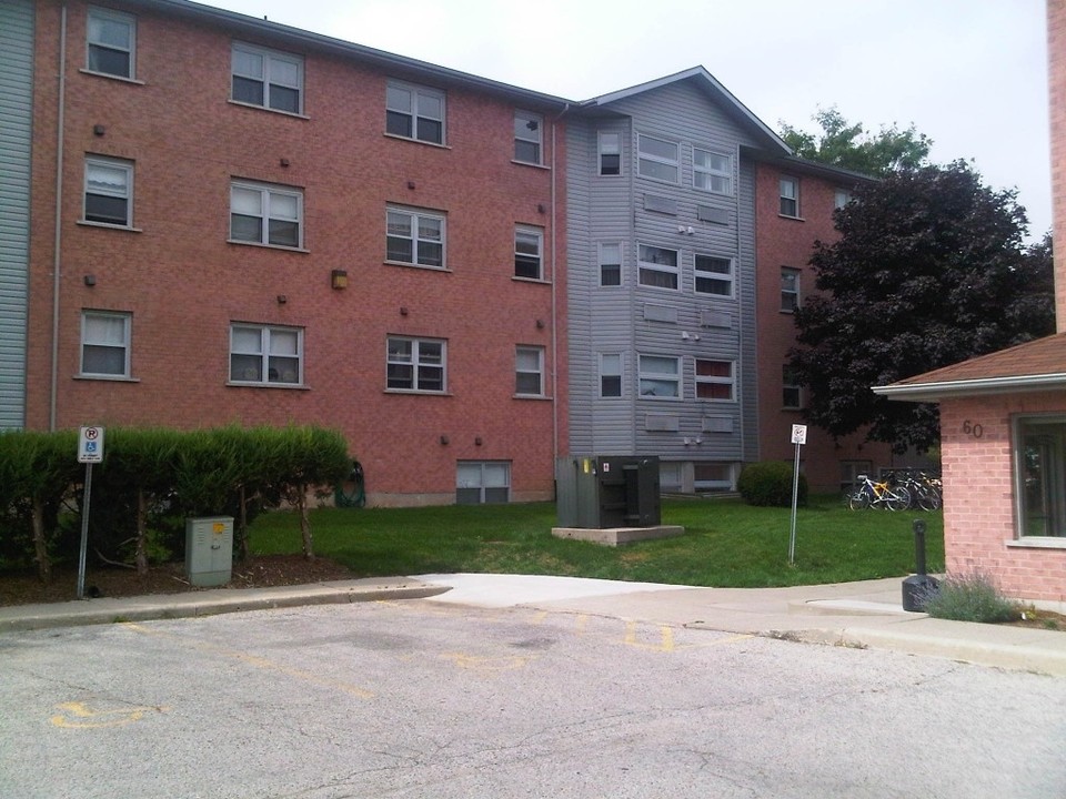 City Court Apartments in Woodstock, ON - Building Photo