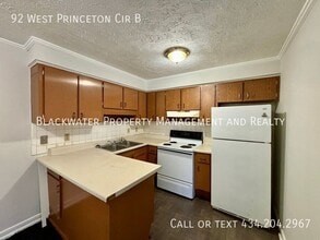 92 W Princeton Cir Cir in Lynchburg, VA - Building Photo - Building Photo