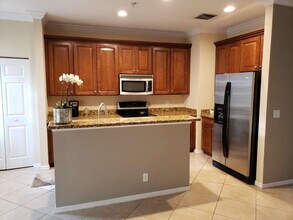 123 E Royal Palm Cir in Jupiter, FL - Building Photo - Building Photo