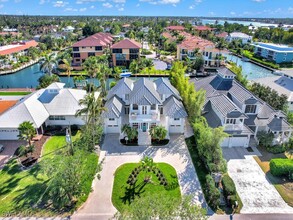 1500 Pelican Ave in Naples, FL - Foto de edificio - Building Photo