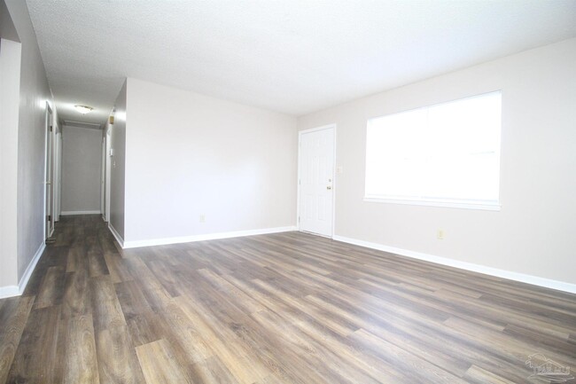 3170 Auburn Pkwy in Gulf Breeze, FL - Building Photo - Building Photo