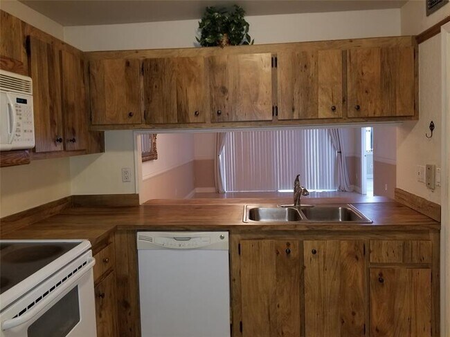 7500 NW 1st Ct in Fort Lauderdale, FL - Building Photo - Building Photo