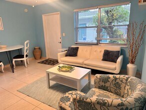 3240 NE 16th St in Pompano Beach, FL - Foto de edificio - Building Photo