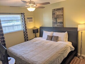 2225 NE 14th Ave in Wilton Manors, FL - Foto de edificio - Building Photo