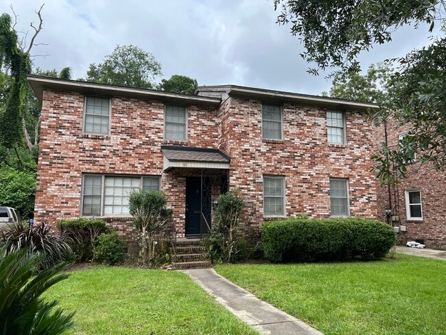 property at 21 Marlow Dr