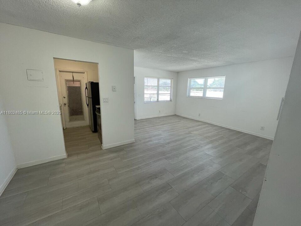 2530 Pierce St in Hollywood, FL - Building Photo