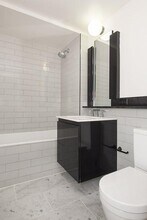 101 E 10th St in New York, NY - Building Photo - Building Photo