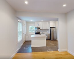208 Banks St, Unit 3 in Cambridge, MA - Building Photo