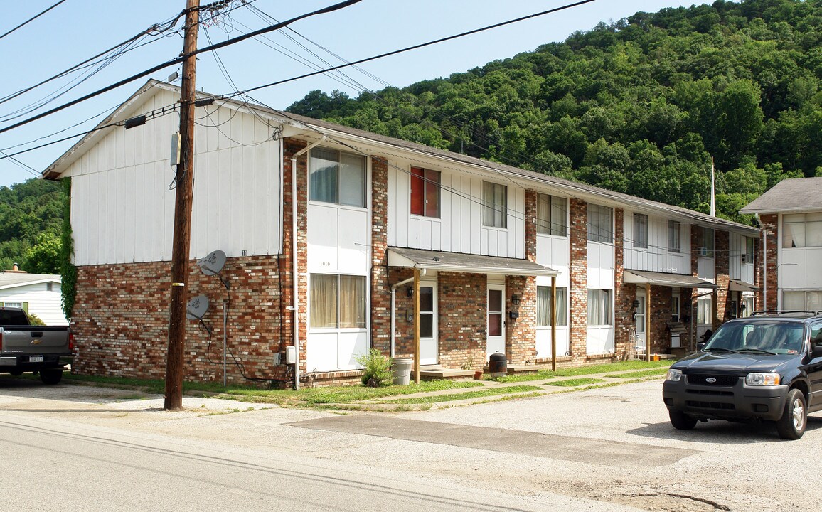 1010 Main Ave in Nitro, WV - Foto de edificio