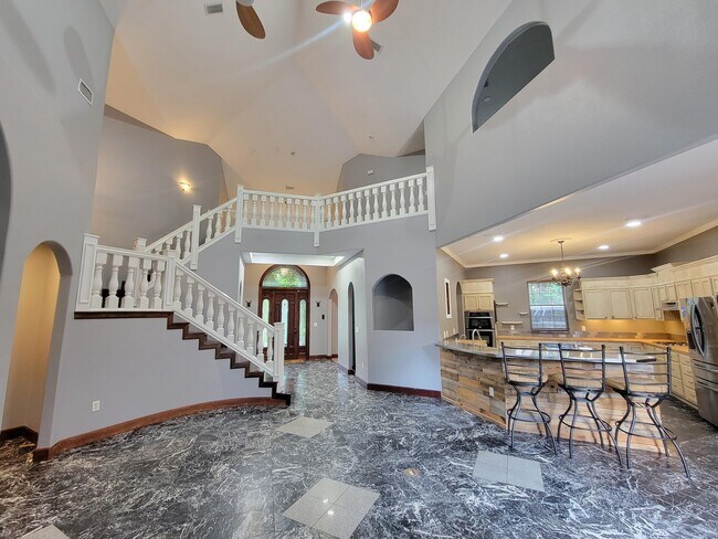 property at 516 Lakeview St