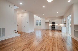 300 Sunrise Ave in Nashville, TN - Building Photo - Building Photo