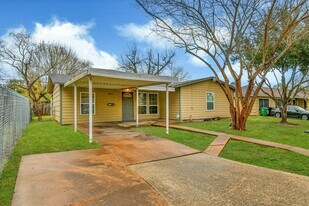 5855 Beldart St in Houston, TX - Building Photo