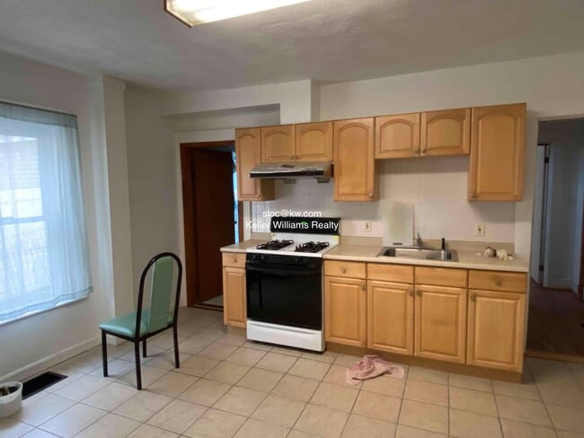 35 Hillside Ave, Unit 1