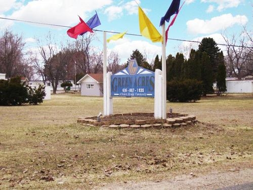 Green Acres in Kent City, MI - Building Photo