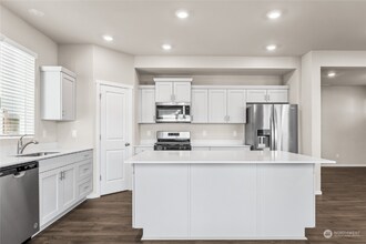 1478 SW Pendleton Way in Port Orchard, WA - Building Photo - Building Photo