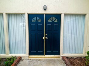 9192 Christine Dr in Huntington Beach, CA - Building Photo - Building Photo