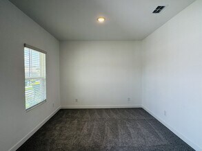 114 Kingswood Ter in Bloomingdale, GA - Building Photo - Building Photo