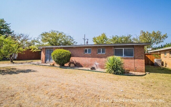 2710 68th St in Lubbock, TX - Building Photo - Building Photo