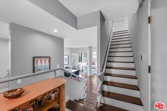 1670 Malcolm Ave in Los Angeles, CA - Building Photo - Building Photo