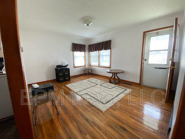 900 4th Ave in Independence, IA - Building Photo - Building Photo