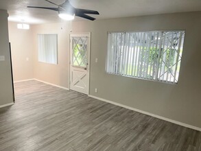 1 bed 1 bath with storage unit in Phoenix, AZ - Building Photo - Interior Photo