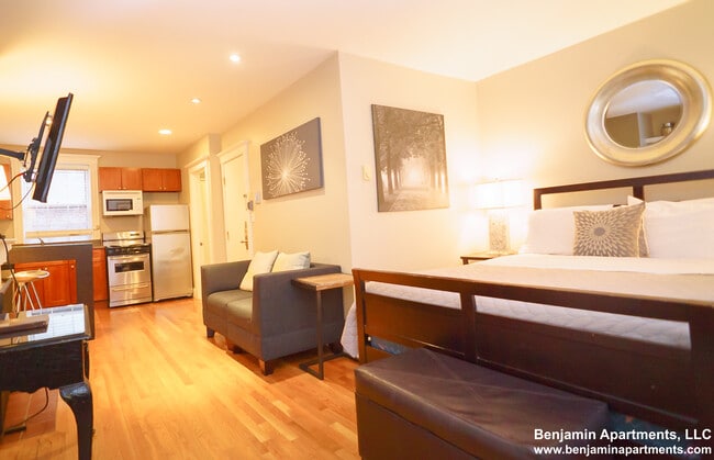 16 Cedar Ln Way, Unit 2 in Boston, MA - Foto de edificio - Building Photo