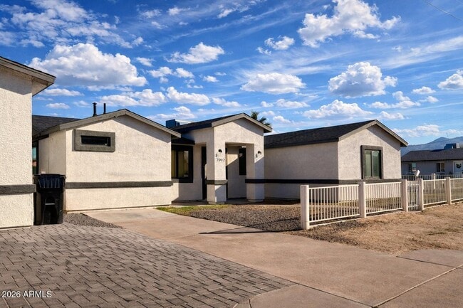 property at 2002 E St Anne Ave