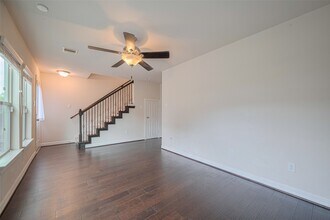 10004 Spring Shadows Park Cir in Houston, TX - Building Photo - Building Photo