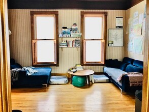 1804 13th Ave S, Unit 1 in Minneapolis, MN - Foto de edificio - Building Photo