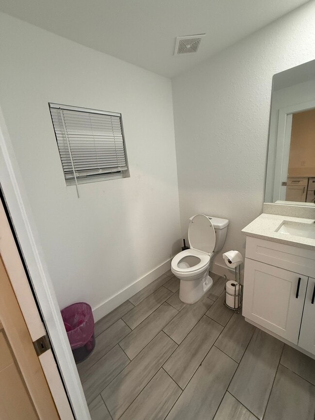 2812 13th St SW, Unit Studio in Lehigh Acres, FL - Building Photo - Building Photo