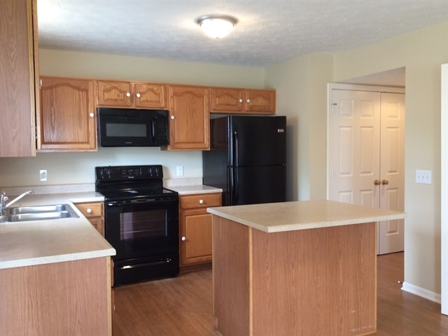 6446 Waterloo Ln in Indianapolis, IN - Building Photo - Building Photo