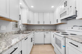 10249 N Military Trl in West Palm Beach, FL - Building Photo - Building Photo